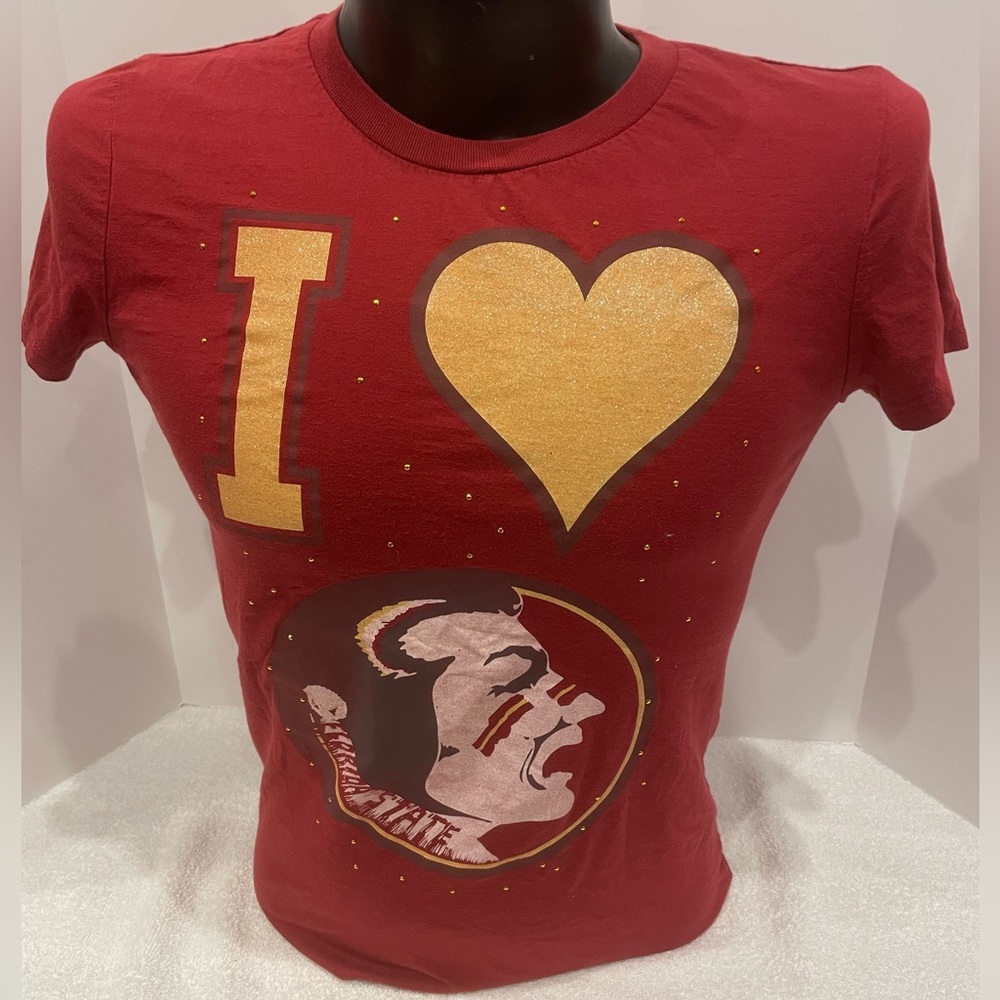 Woman’s University of Florida State Seminoles  short sleeve shirt. I Love FSU.